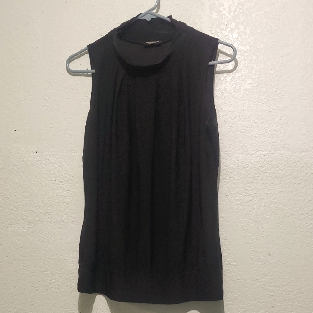Chic Black Sleeveless Blouse